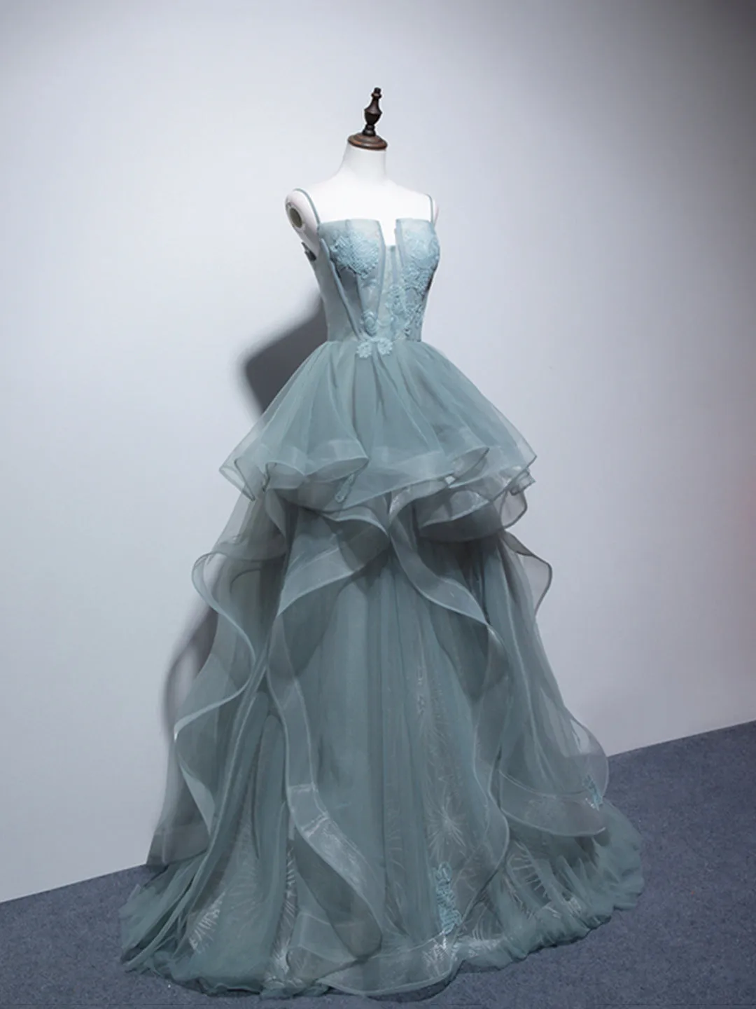 Dusty Green Spaghetti Strap Ruffled Floor-length Formal Dress Cute Tulle Lace Evening Party Dress