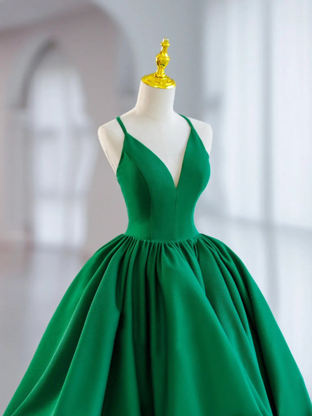 Green V-Neck Satin Short Prom Dress A-Line Green Evening Dress